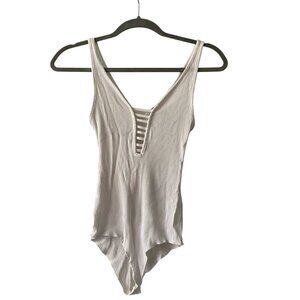 Emma & Sam | EUC Ribbed Ladder Detail Sleeveless Bodysuit in White Size XS